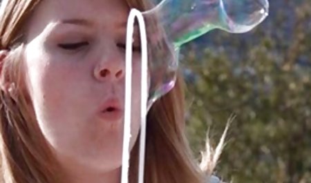 دختر ژاپنی لینک کانال فول سکسی farting در لباس تنگ و چاقو سفید